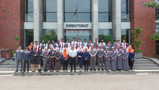 KULIAH UMUM PENGUATAN KOMPETENSI DAN BUDAYA KERJA DI BIDANG PERHOTELAN